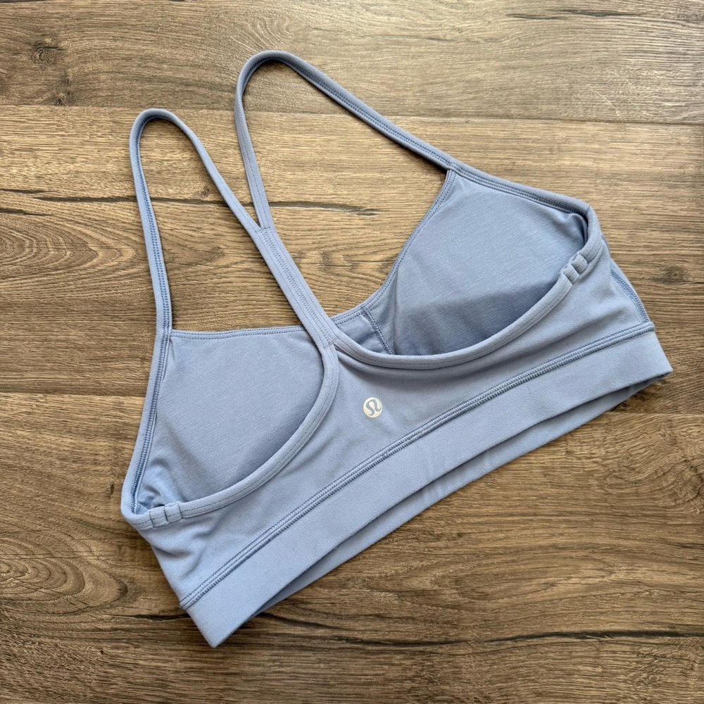 Lululemon Flow Light Blue Gray Flow Y Nulu Sports Bra Size 8 Women W2ASYS